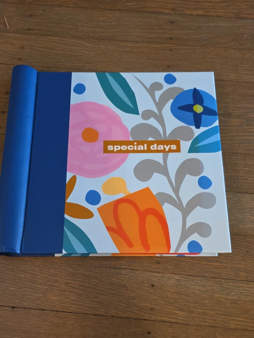 Hallmark Special Says Greeting Card Organizer:  Floral keepsake book NEW